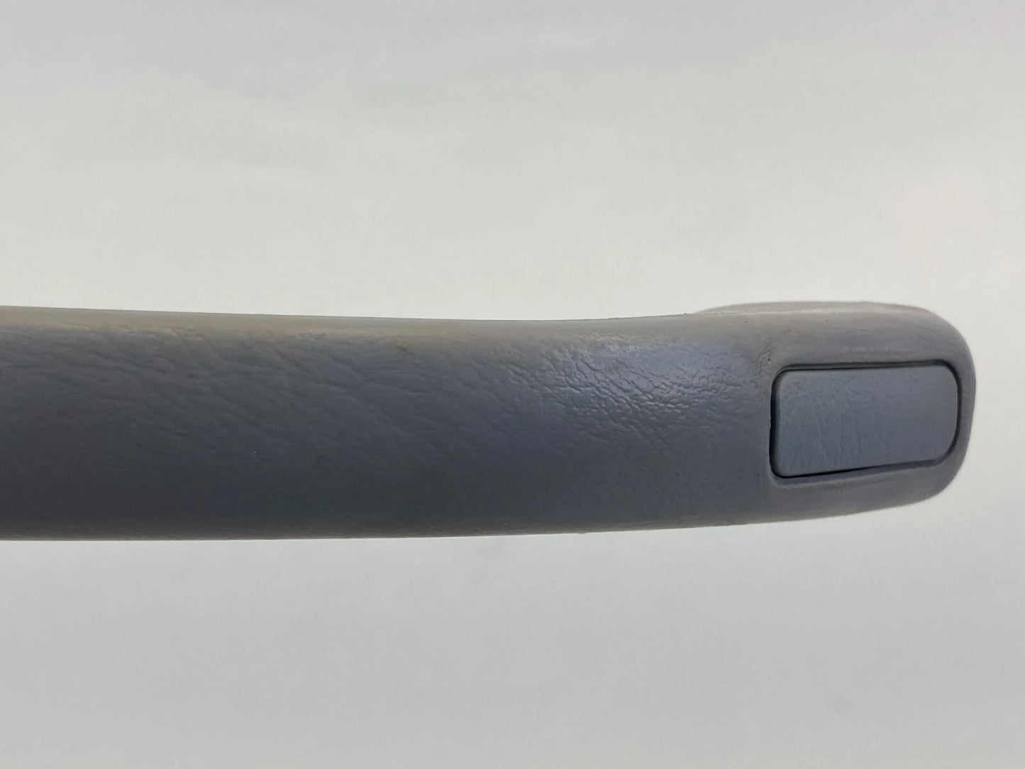 98-02 HONDA ACCORD SEDAN FRONT RH INSIDE ROOF SIDE GRAB HANDLE ASSIST GRAY OEM