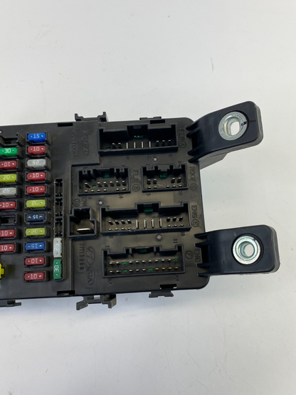 2006 2007 2008 2009 2010 2011 Hyundai Accent Cabin Fuse Box Relay Junction OEM