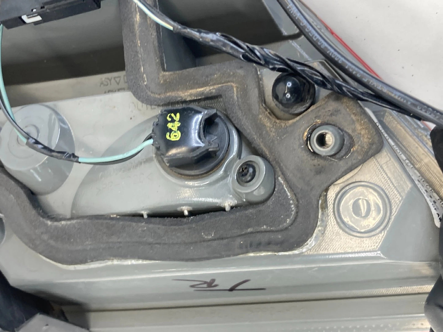 13-19 Ford Police Interceptor Sedan Right Side Tail Light Inner Taillight Lamp