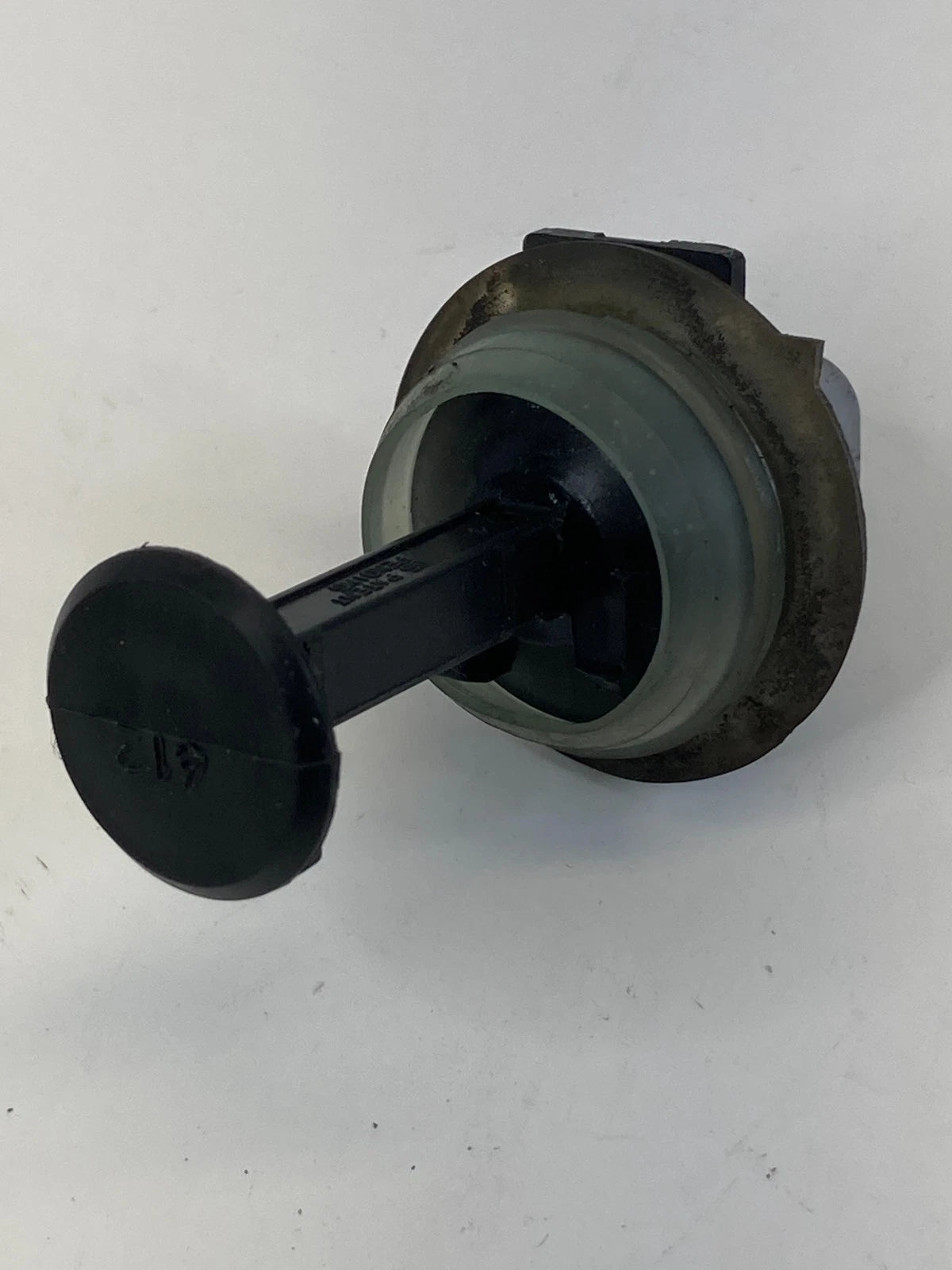 2005-2008 DODGE MAGNUM WINDSHIELD WASHER FLUID RESERVOIR LOW LEVEL SENSOR