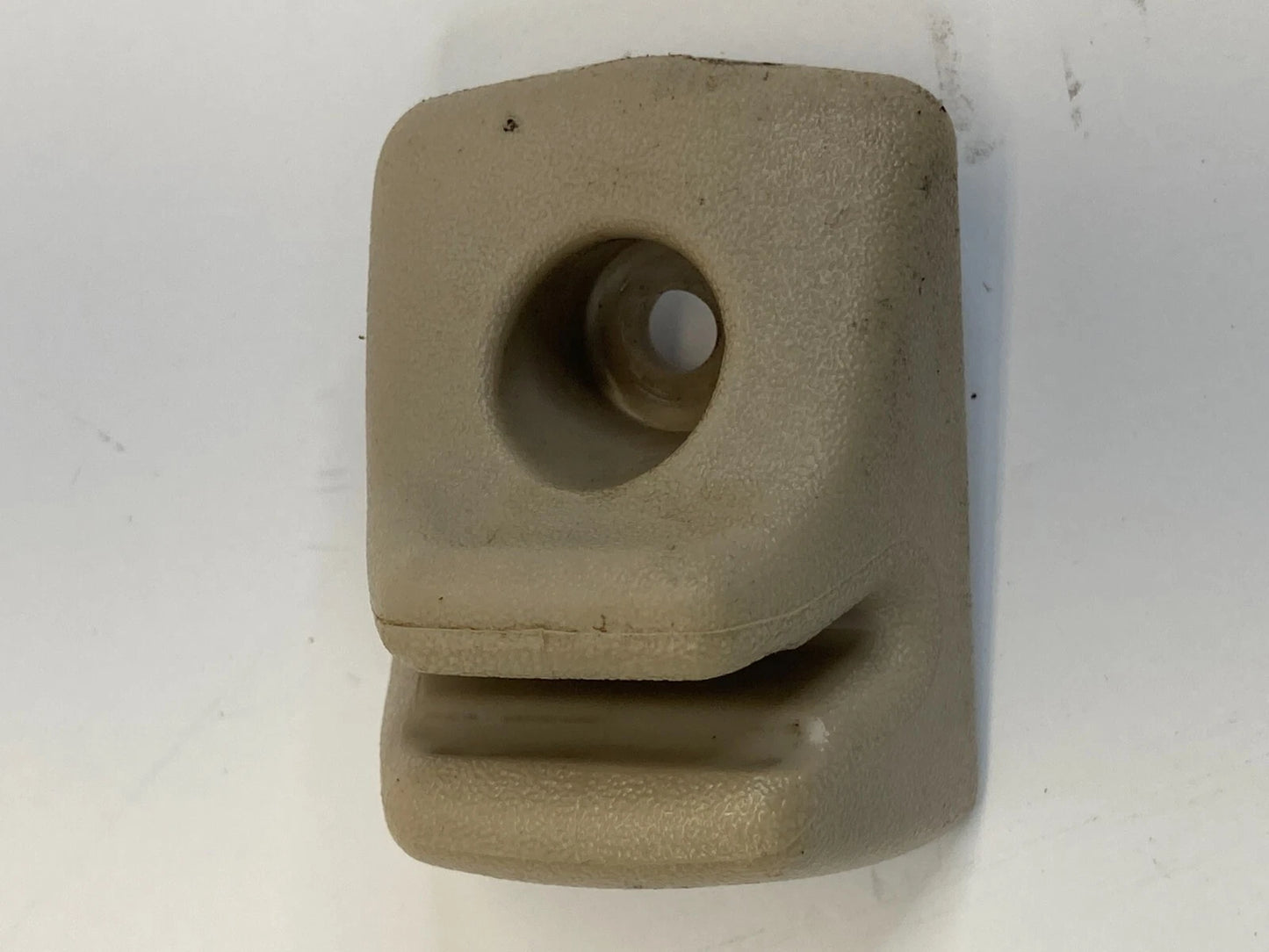 08 09 10 11 FORD FOCUS FRONT SUNVISOR SUN VISOR RETAINER SUN VISOR CLIP HOOK OEM