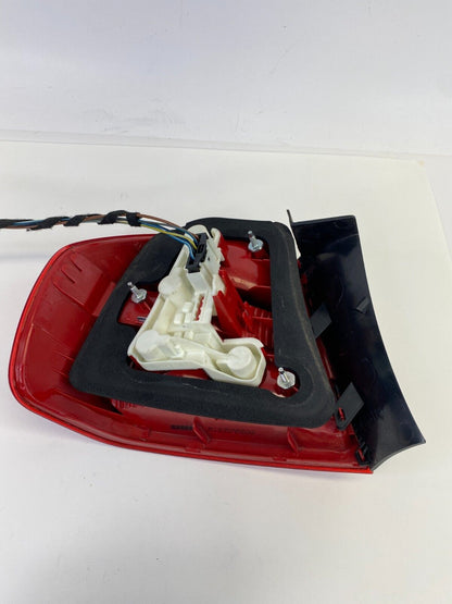 2007 2008 BMW 328xi Rear Right Side Exterior Outer Taillight Lamp I090028 OEM