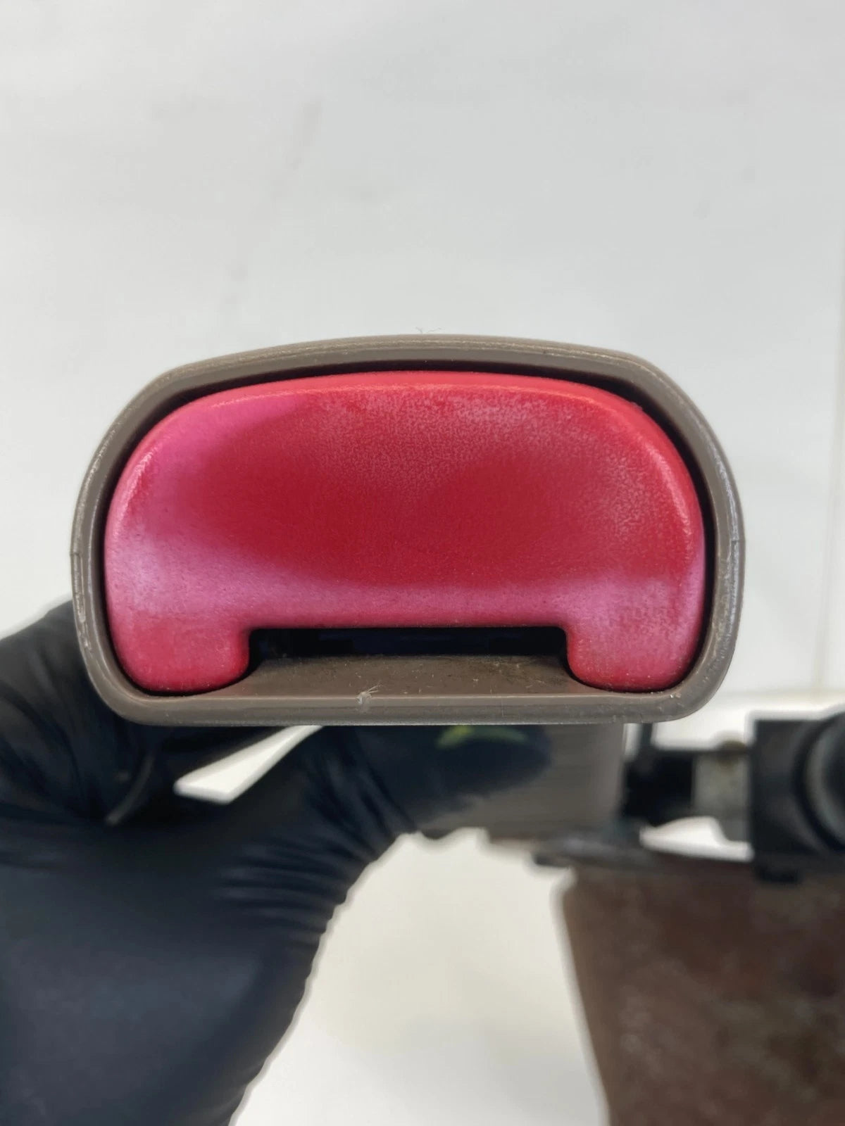 2004 2005 FORD EXPEDITION REAR RIGHT PASSENGER SIDE SEAT BELT BUCKLE END OEM