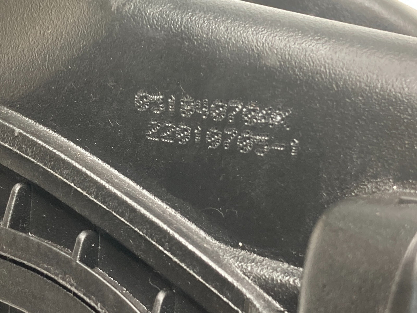 11-16 Chrysler Town & Country 3.6L Intake Manifold Upper Plenum 05149174AB OEM