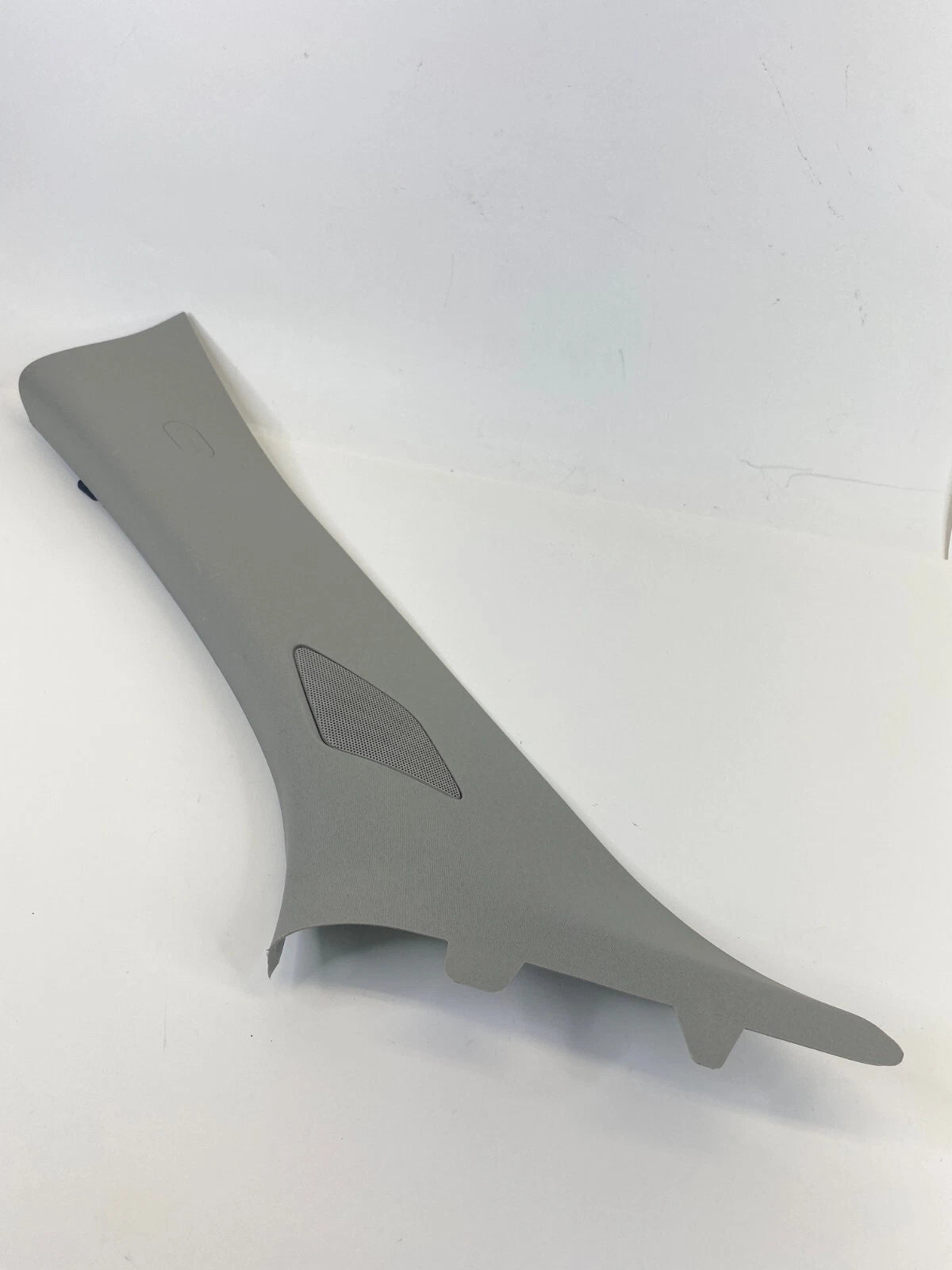 10-17 CHEVROLET EQUINOX FRONT LEFT WINDSHIELD A PILLAR MOLDING TRIM W/ SPEAKER