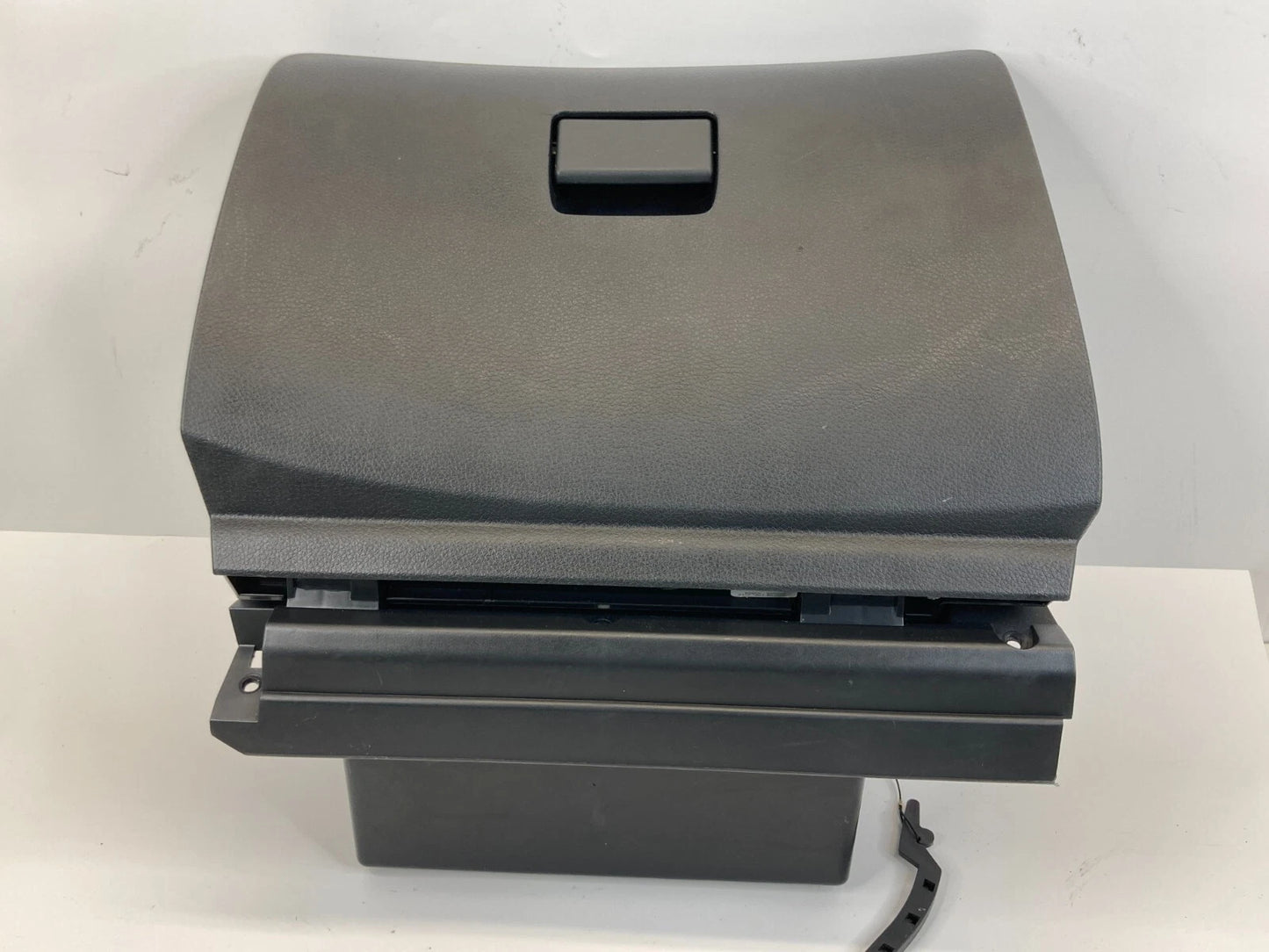 2013-2019 NISSAN SENTRA GLOVE BOX STORAGE COMPARTMENT ASSEMBLY 68520-3SG0A OEM