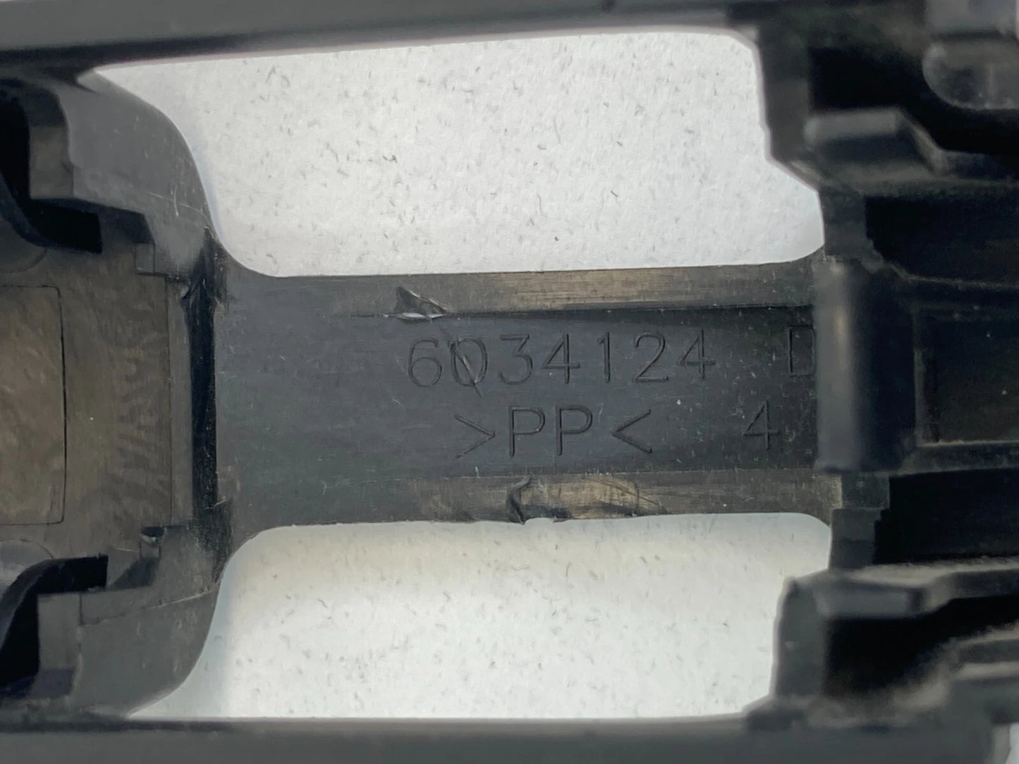2006 PONTIAC TORRENT SEAT BELT HEIGHT ADJUSTER HANDLE BOLT TRIM ANCHOR COVER OEM