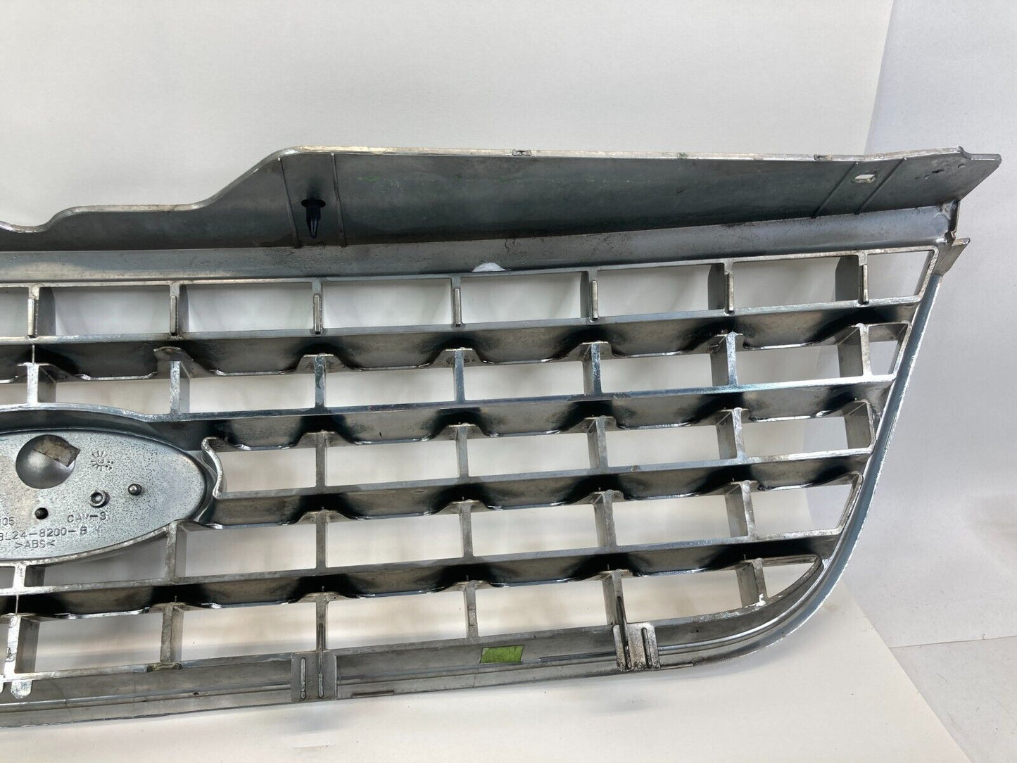 2002-2005 Ford Explorer Front Bumper Mounted Upper Grill Grille 3L24-8200 OEM