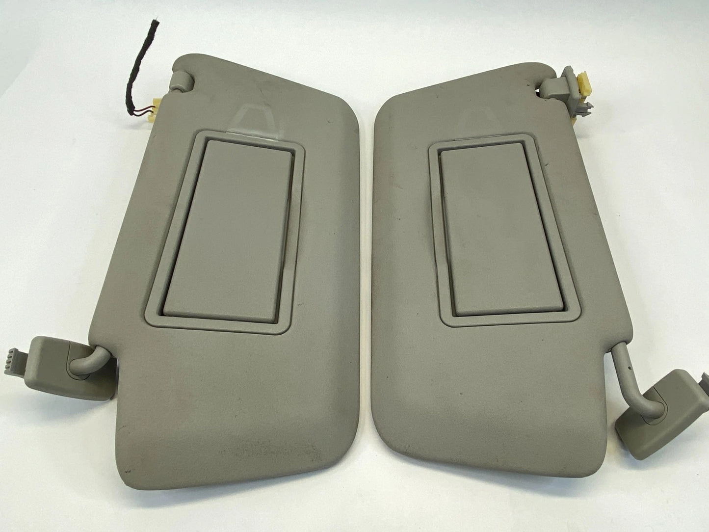 2010-2015 MERCEDES BENZ GLK350 LEFT & RIGHT SUN VISOR SUNVISOR SET W/ LIGHT OEM