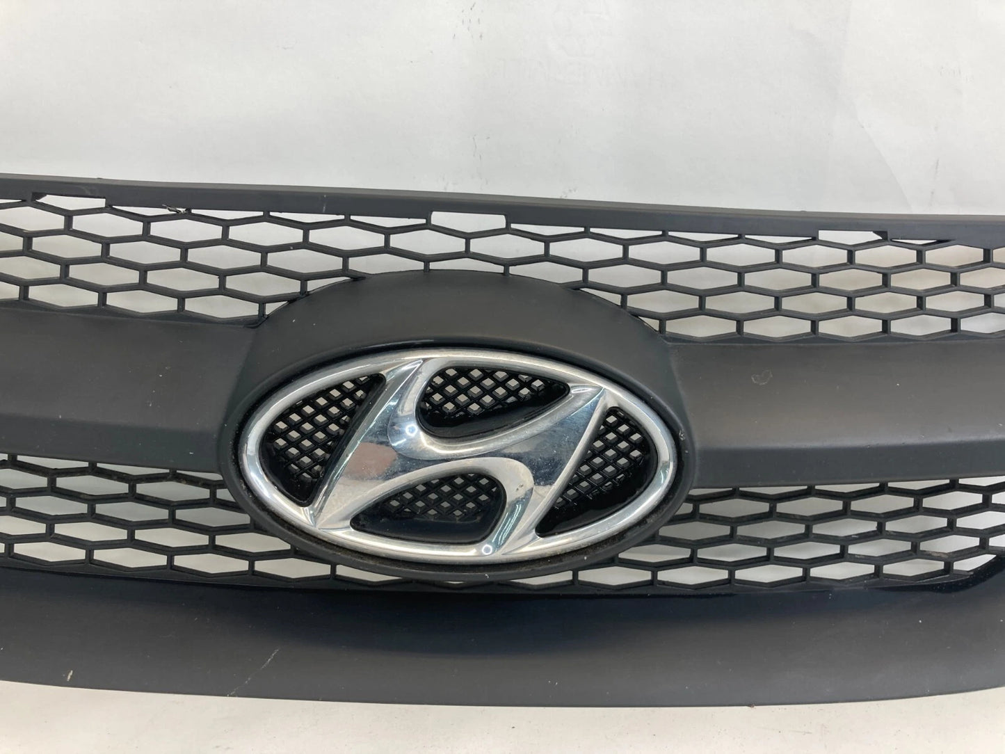 2006-2008 HYUNDAI SONATA SEDAN FRONT GRILLE GRILL MOLDING W /EMBLEM ASSEMBLY OEM