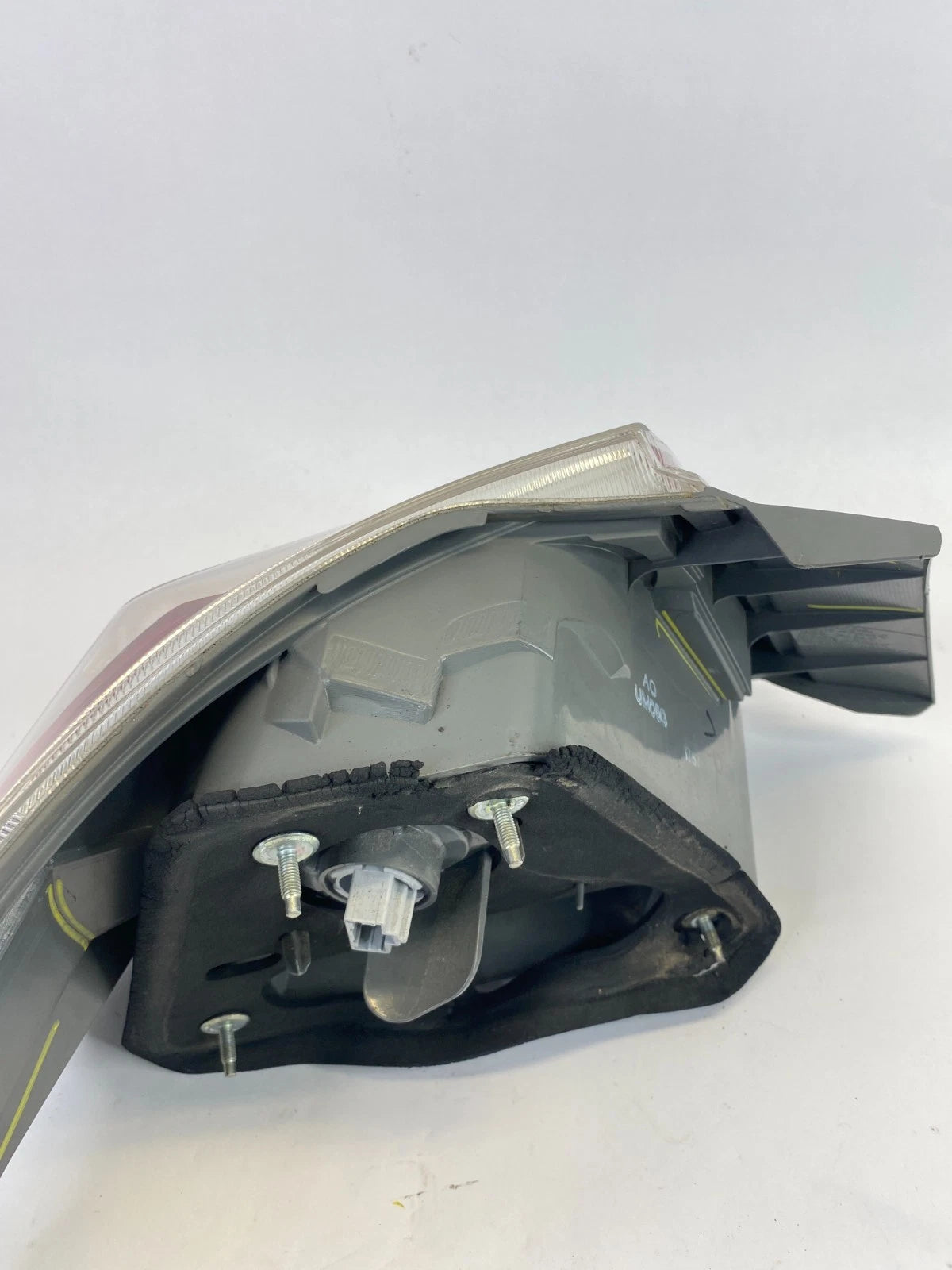 2008-2012 HONDA ACCORD SEDAN RIGHT PASSENGER TAIL LIGHT TAILLIGHT TAIL LAMP OEM
