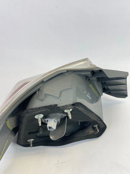 2008-2012 HONDA ACCORD SEDAN RIGHT PASSENGER TAIL LIGHT TAILLIGHT TAIL LAMP OEM