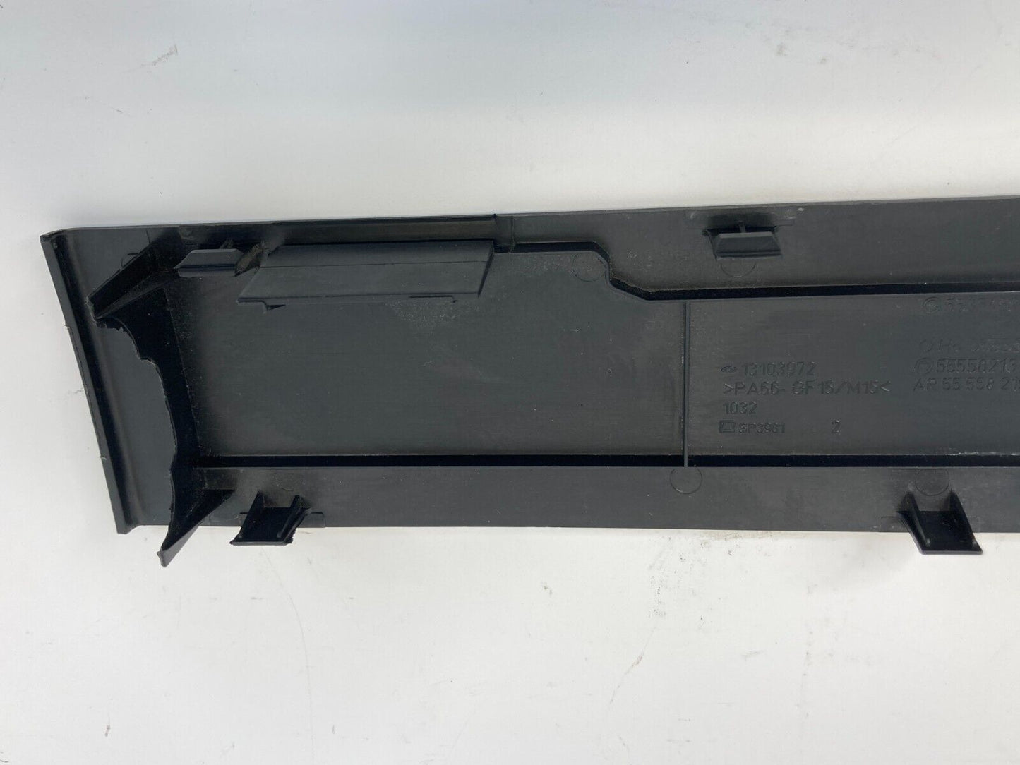 2012-2018 Chevrolet Sonic 11-15 Cruze Engine Cover Emblem Trim Panel 13103972