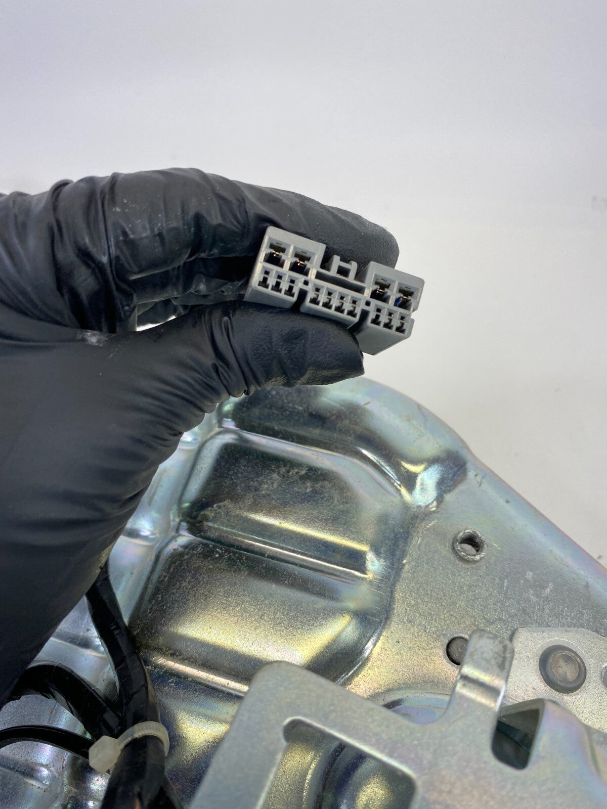 2006 2007 2008 2009 Cadillac SRX Rear Trunk Power Liftgate Motor Actuator OEM