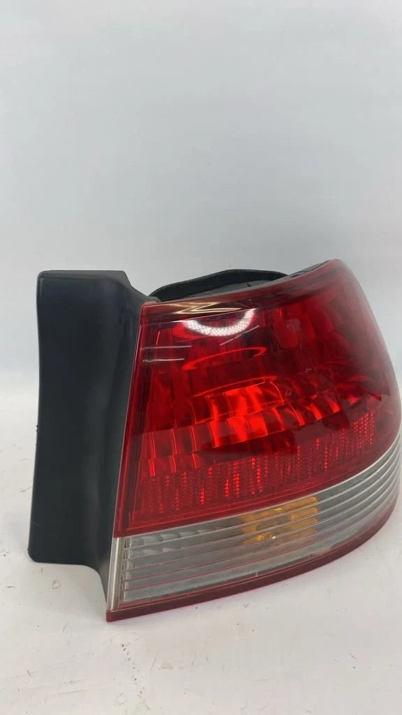 01 02 HONDA ACCORD SEDAN PASSENGER RIGHT TAILLIGHT QUARTER PANEL TAIL LIGHT OEM