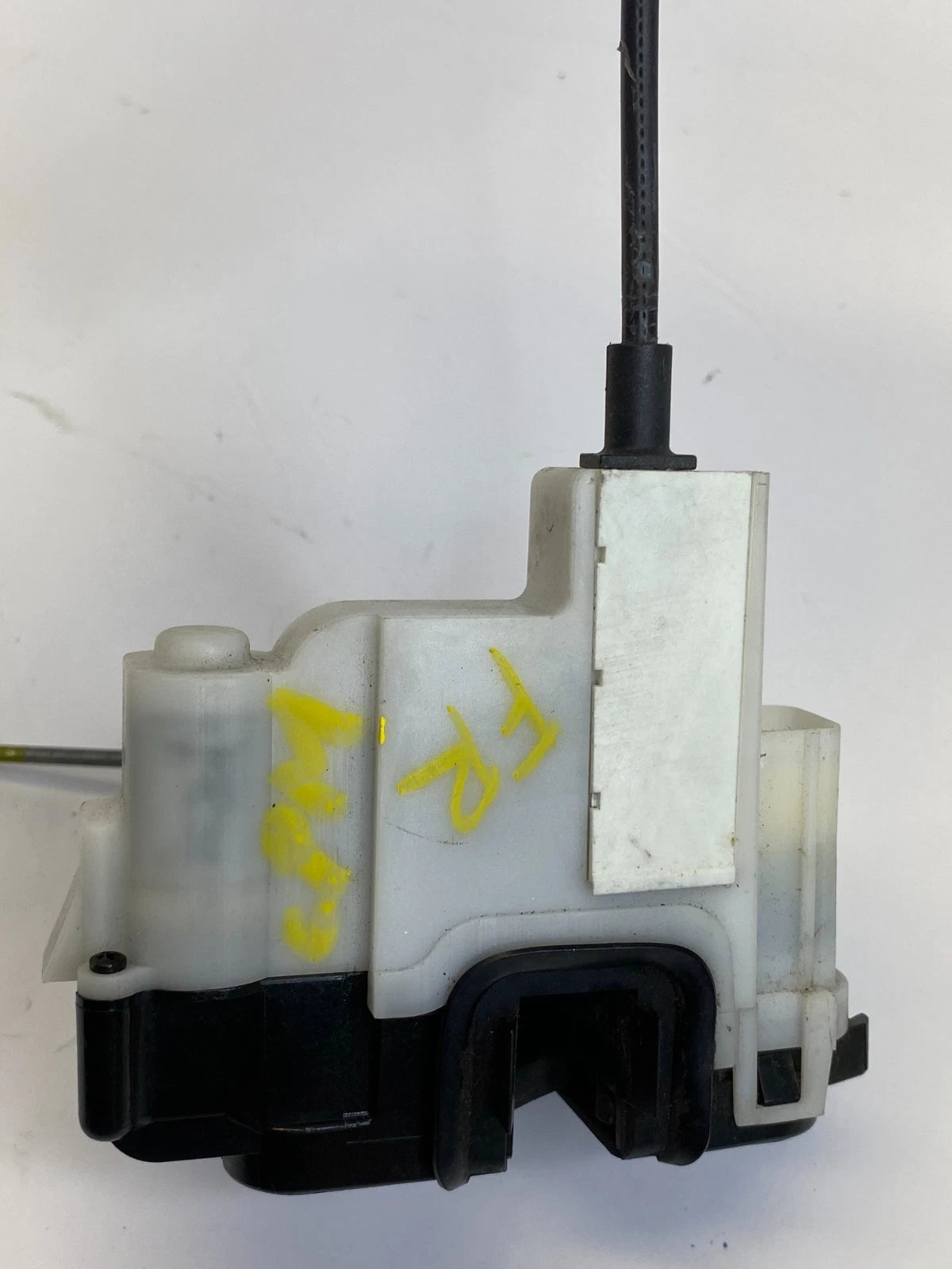 12-19 FIAT 500 FRONT RIGHT PASSENGER SIDE DOOR LATCH MECHANISM 68194742AB OEM