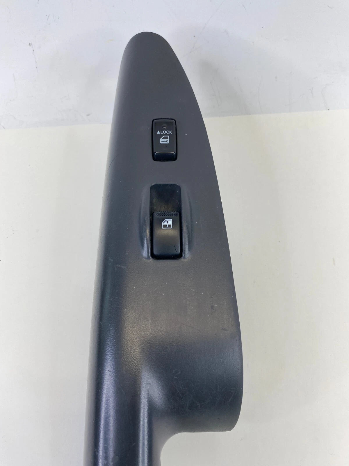 06-09 HYUNDAI TUCSON FR RH PASSENGER WINDOW DOOR SWITCH W/ BEZEL 93575-2E000 OEM