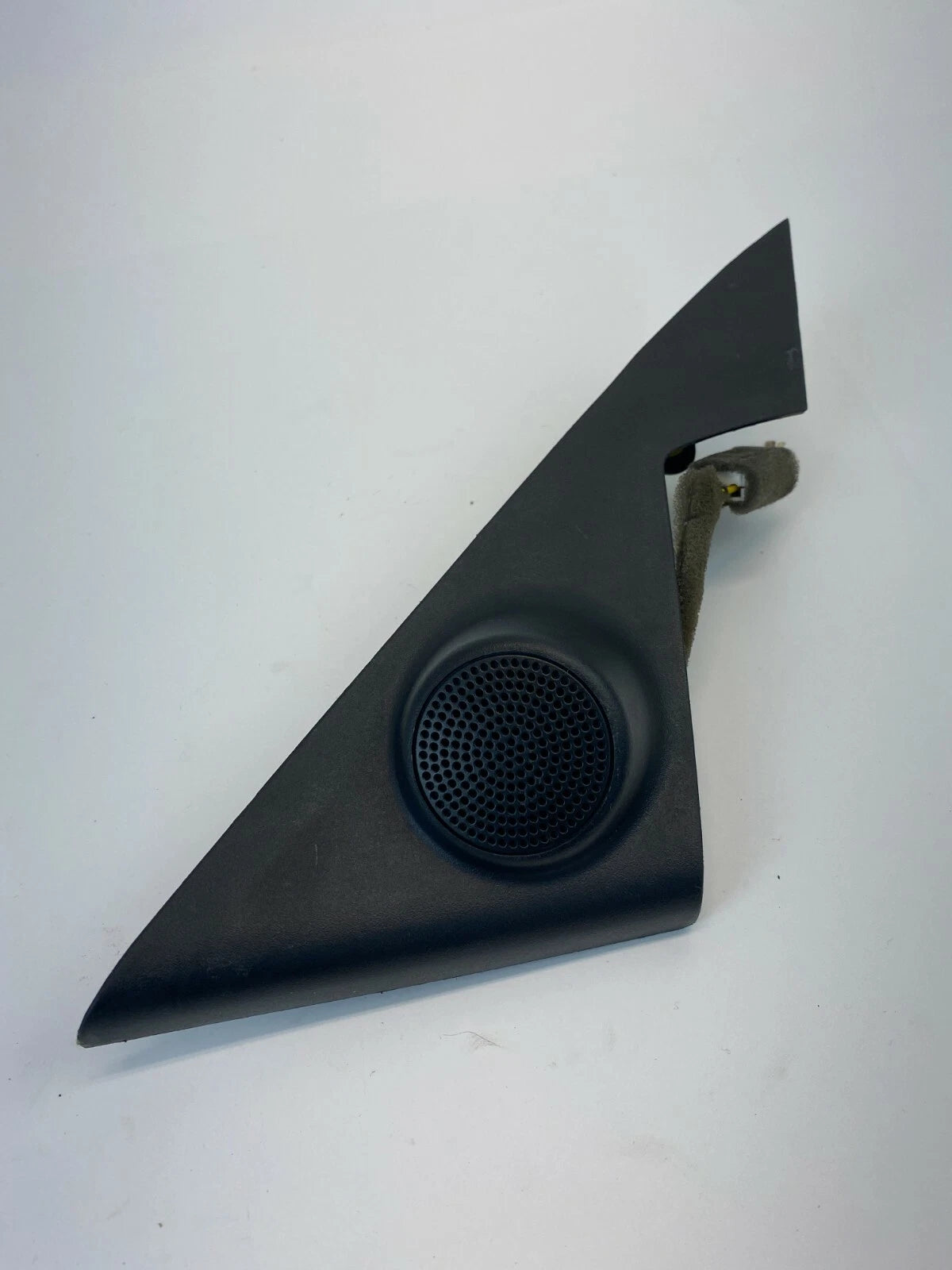 2006-2010 KIA OPTIMA FRONT LEFT DRIVER SIDE TWEETER SPEAKER CORNER COVER BEZEL