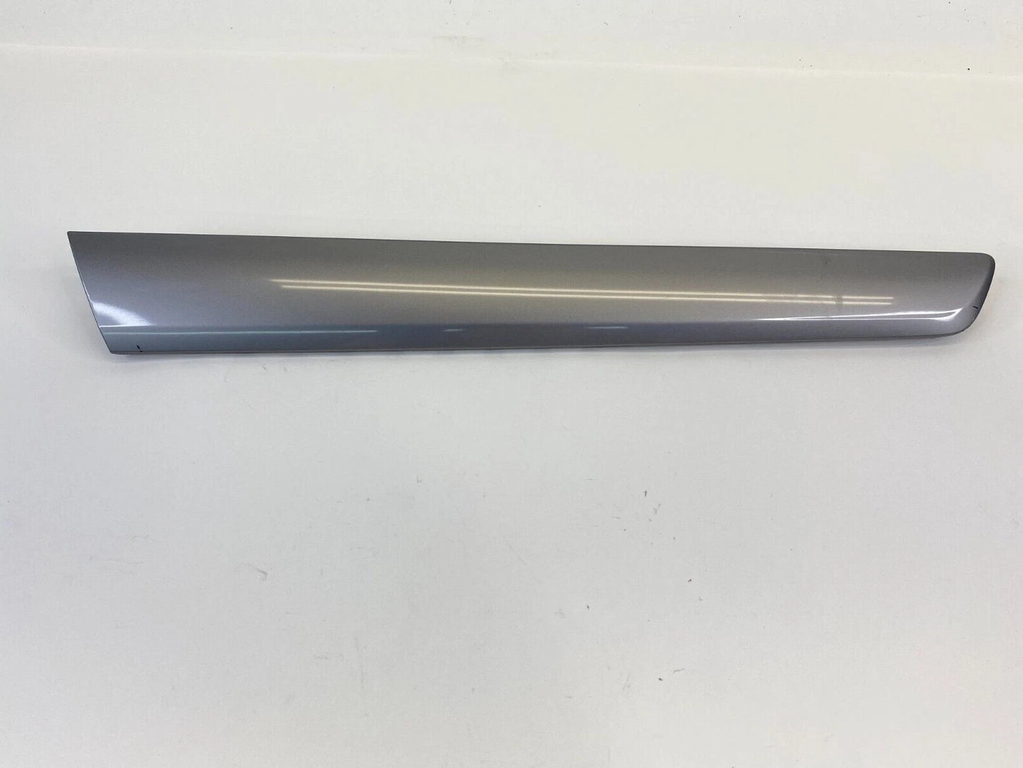 2012-2015 VW VOLKSWAGEN PASSAT FRONT RIGHT DOOR PANEL MOLDING BEZEL 561867410B