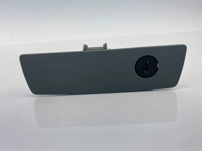 2005-2010 JEEP GRAND CHEROKEE 06 07 COMMANDER GLOVE BOX DOOR LATCH HANDLE OEM