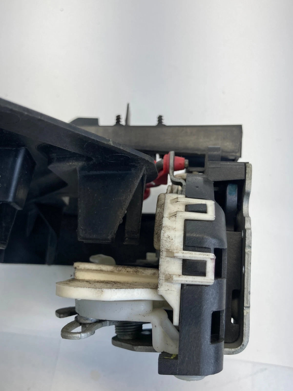 2008-2012 JEEP LIBERTY REAR LEFT DOOR LOCK LATCH RELEASE ACTUATOR 04589279AH