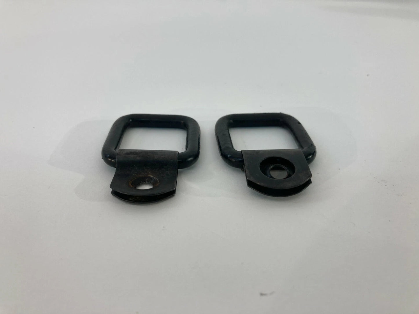 2009 VW VOLKSWAGEN ROUTAN REAR TRUNK TAILGATE CARGO RING GRAB HANG PAIR SET OEM