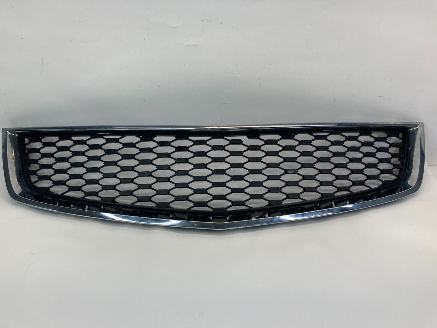 10 11 12 13 14 15 Chevrolet Equinox Front Lower Center Bumper Grill Grille OEM