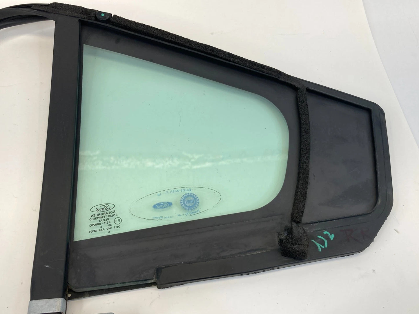 2013-2019 FORD INTERCEPTOR UTILITY REAR RIGHT DOOR QUARTER VENT WINDOW GLASS OEM