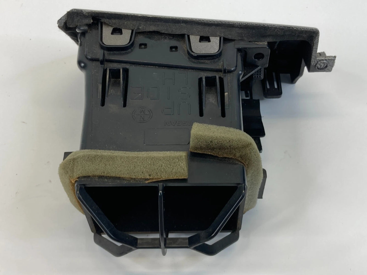 2007-2012 NISSAN VERSA DASH LEFT SIDE HEATER AIR VENT OUTLET GRILLE E6785162Q10