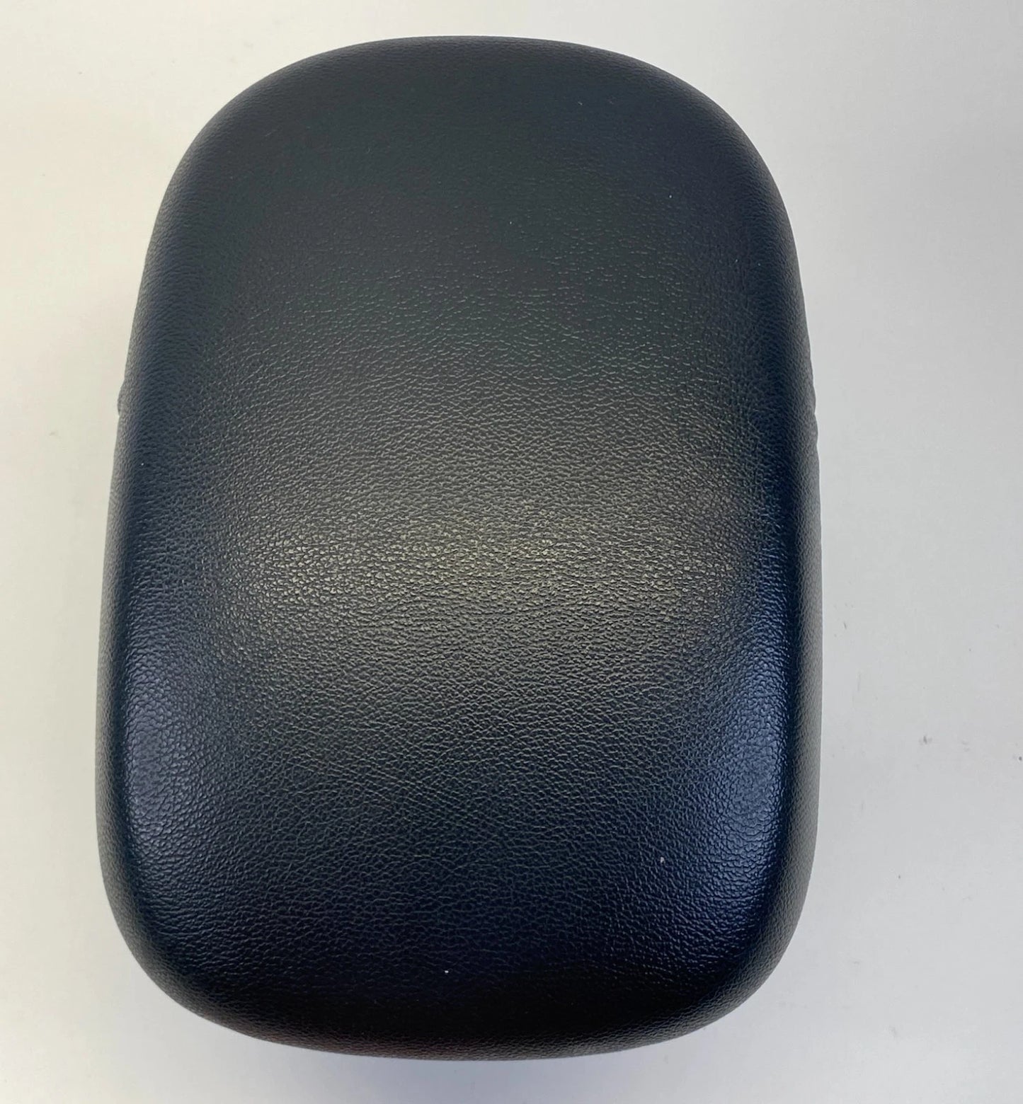 2010-2013 KIA SOUL FRONT CENTER CONSOLE ARM REST STORAGE COMPARTMENT BIN OEM