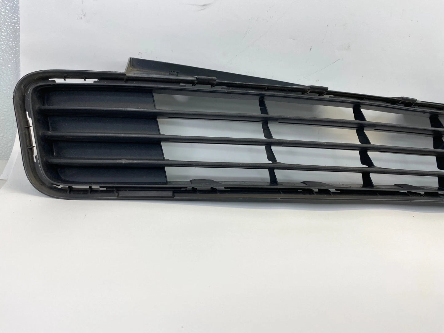 2010 2011 TOYOTA PRIUS FRONT BUMPER RADIATOR LOWER GRILL GRILLE 53112-47040 OEM