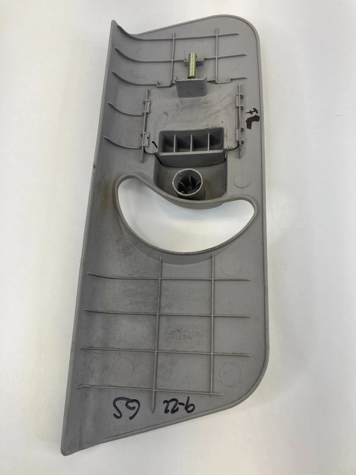 2011-2014 HYUNDAI SONATA FRONT LEFT SEAT BELT HEIGHT ADJUSTER COVER 858333S100