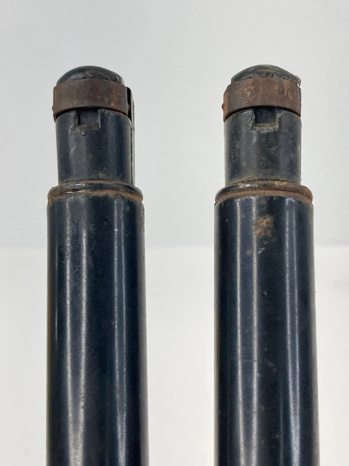 2006 2007 CADILLAC CTS REAR TAILGATE TRUNK LIFT STRUTS SHOCK SUPPORT PAIR OEM