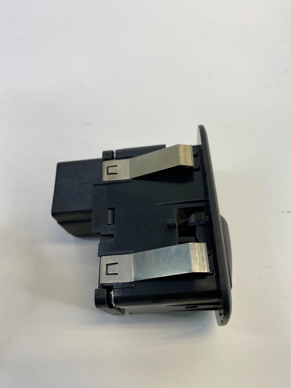 2008-2010 CHRYSLER TOWN & COUNTRY REAR LEFT DOOR POWER WINDOW SWITCH 04602531AB