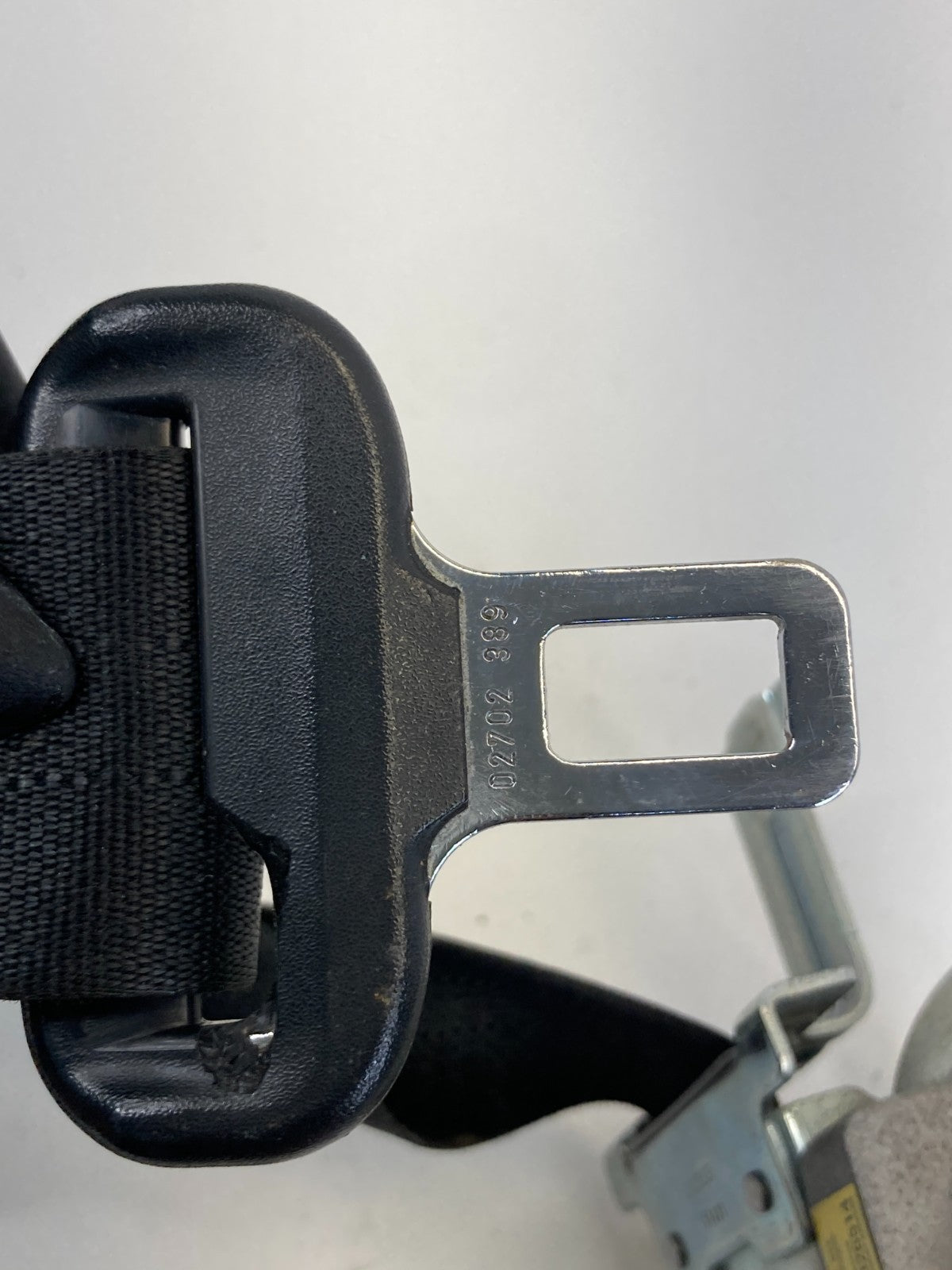 2011-2013 Dodge Durango Front Right Passenger Side Seat Belt Retractor Assy OEM