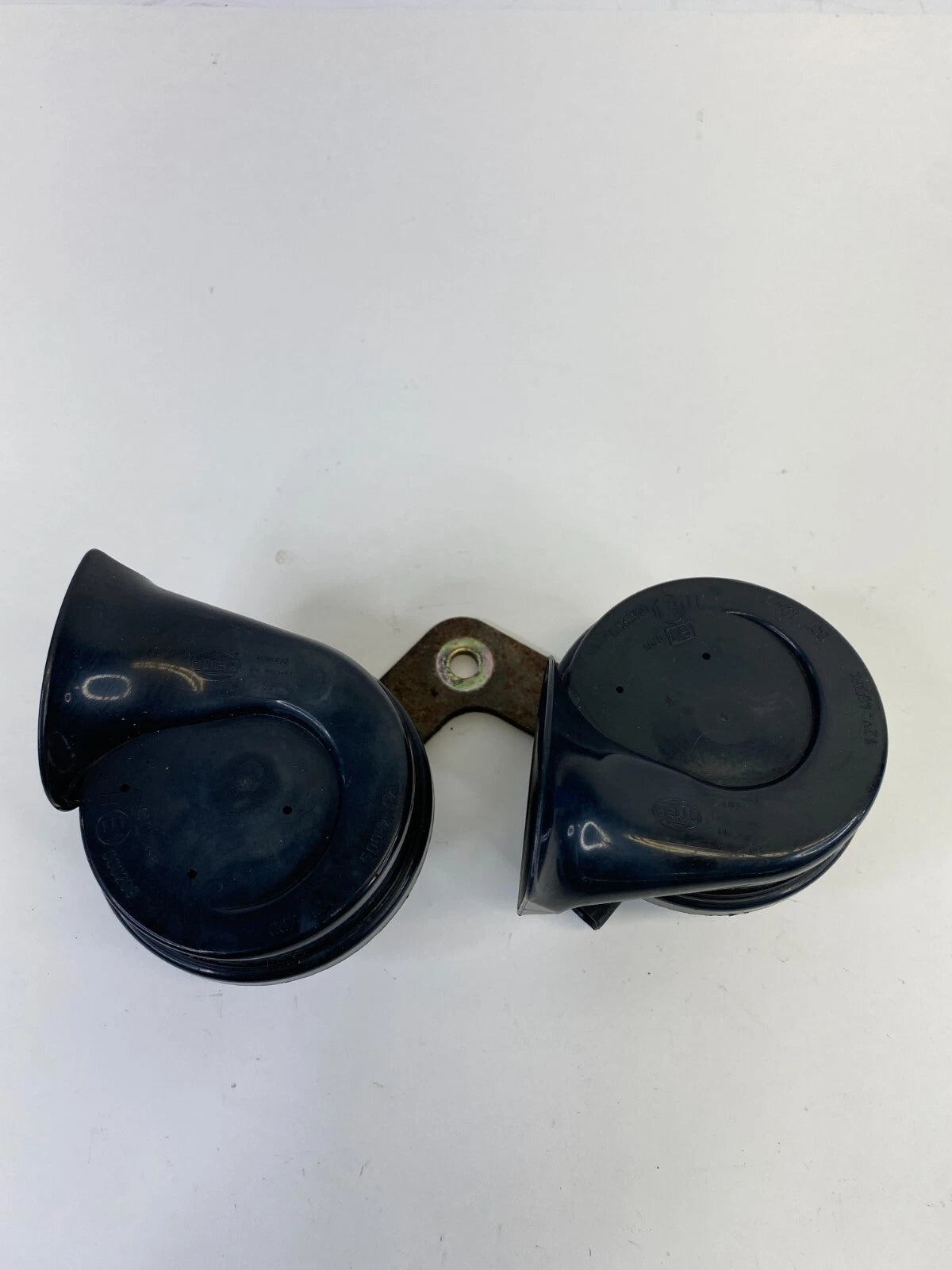 98-10 VW NEW BEETLE DUAL TONE HORN ASSEMBLY HIGH LOW PITCH SNAIL OEM E1-000209