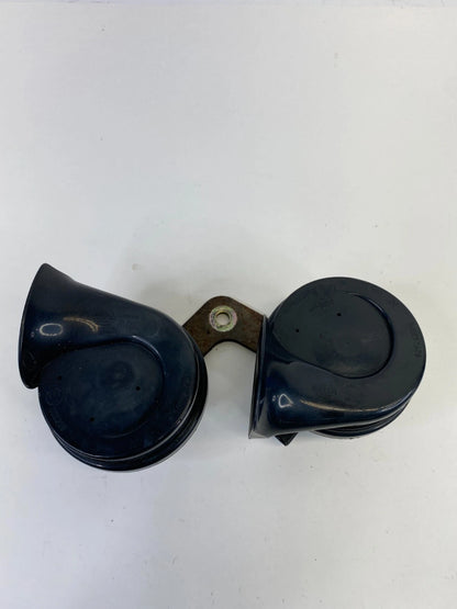 98-10 VW NEW BEETLE DUAL TONE HORN ASSEMBLY HIGH LOW PITCH SNAIL OEM E1-000209