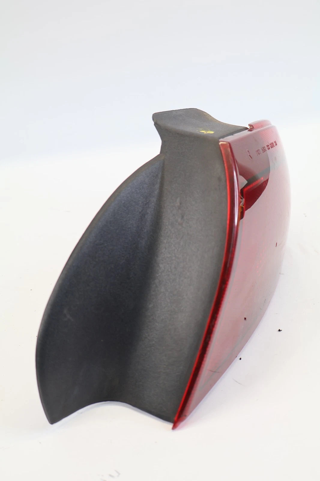 2000-2002 PONTIAC SUNFIRE COUPE 2 DOOR RIGHT SIDE TAIL LIGHT OUTER TAILLIGHT OEM
