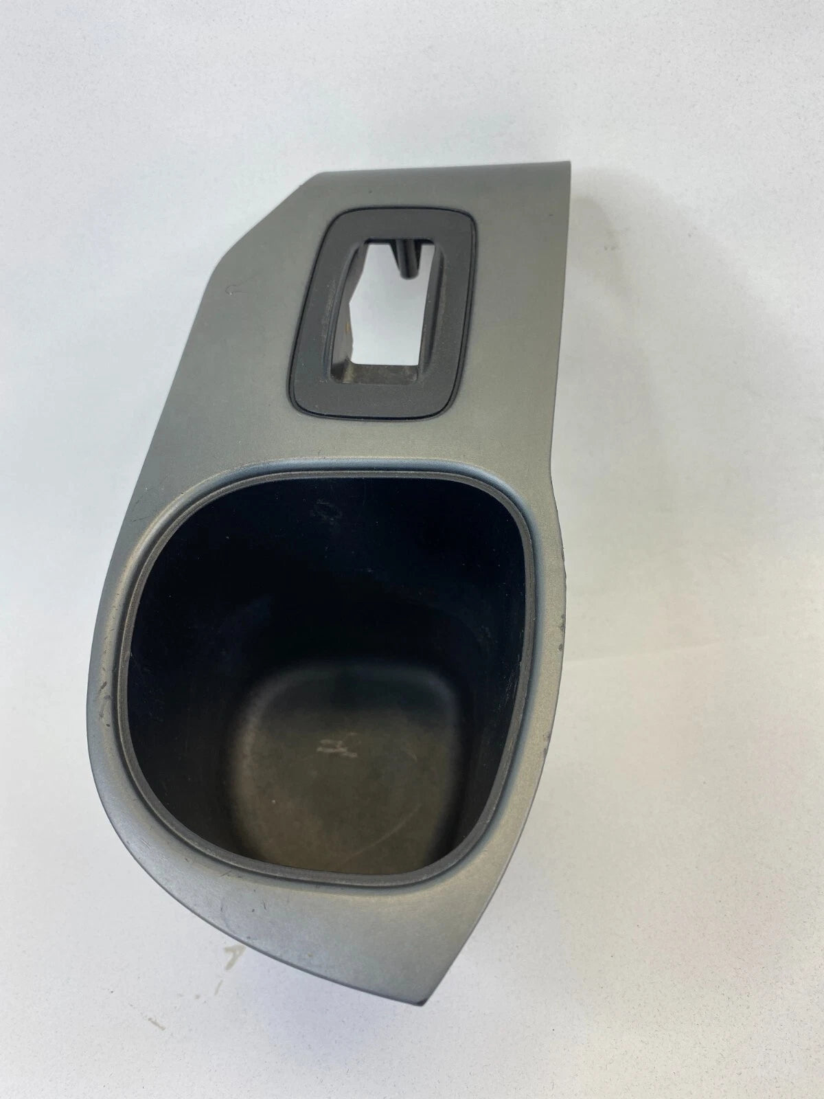 2003-2005 HONDA PILOT REAR LEFT SIDE DOOR WINDOW SWITCH COVER TRIM W/ CUP HOLDER