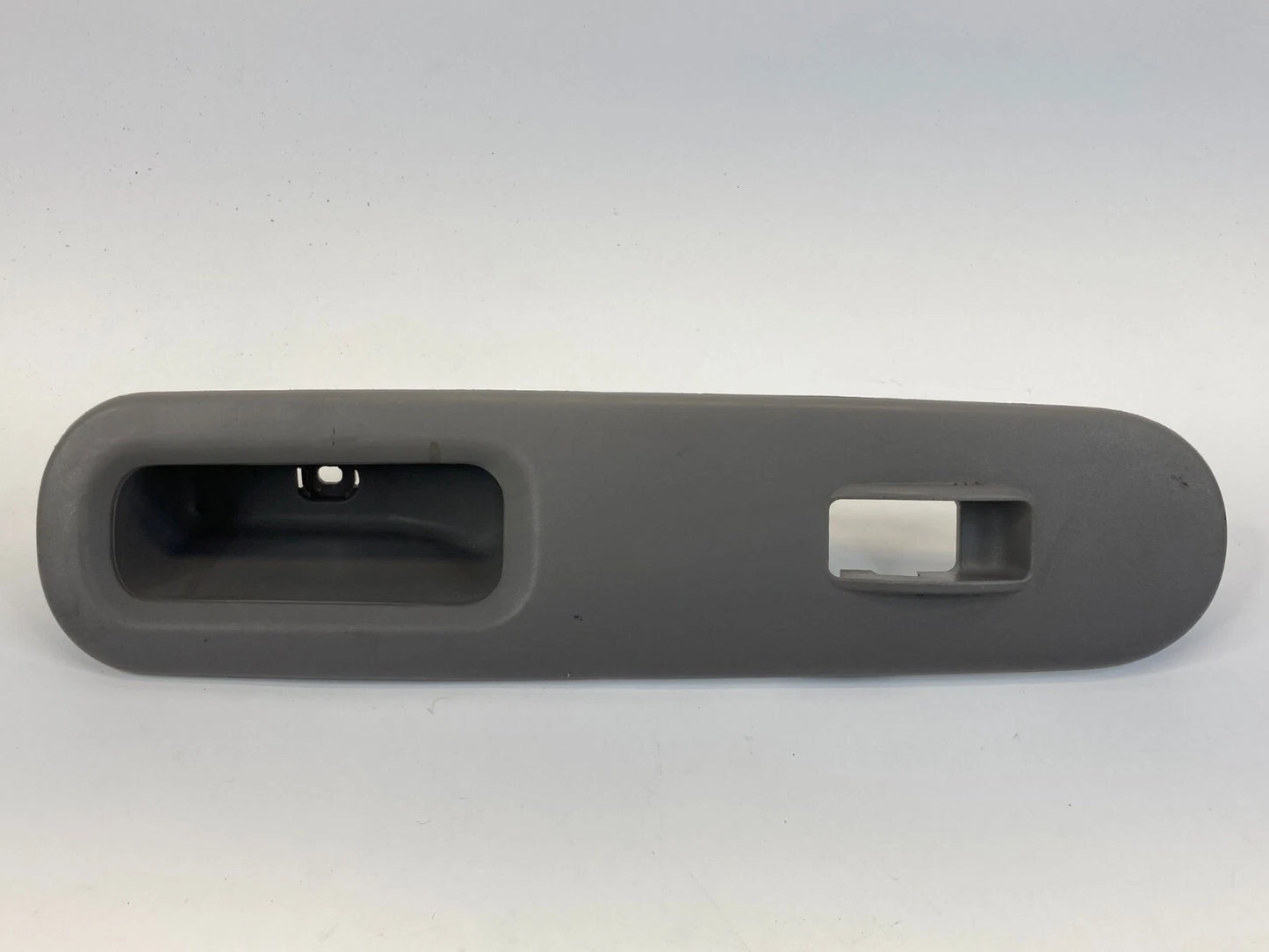 99-04 HONDA ODYSSEY FRONT RIGHT DOOR WINDOW SWITCH COVER BEZEL 83511-S0X-A010