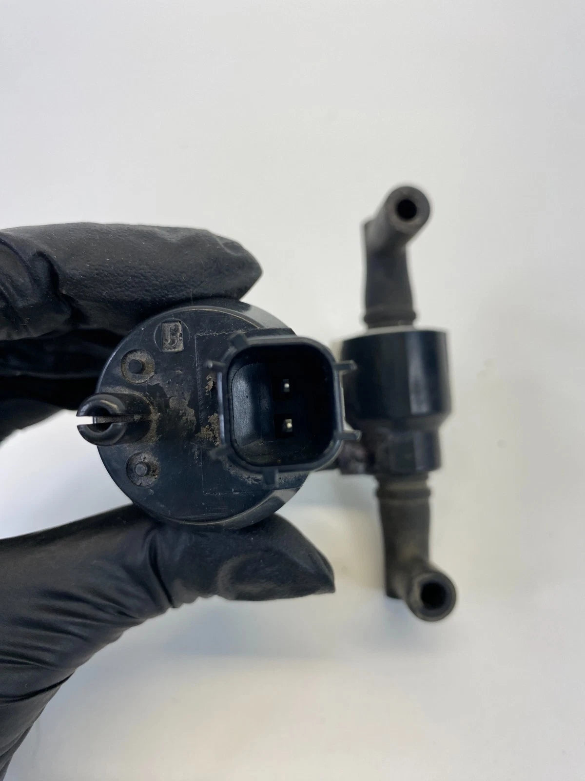 13-19 FORD EXPLORER INTERCEPTOR UTILITY WINSHIELD WIPER WASHER PUMP BA8317664AA