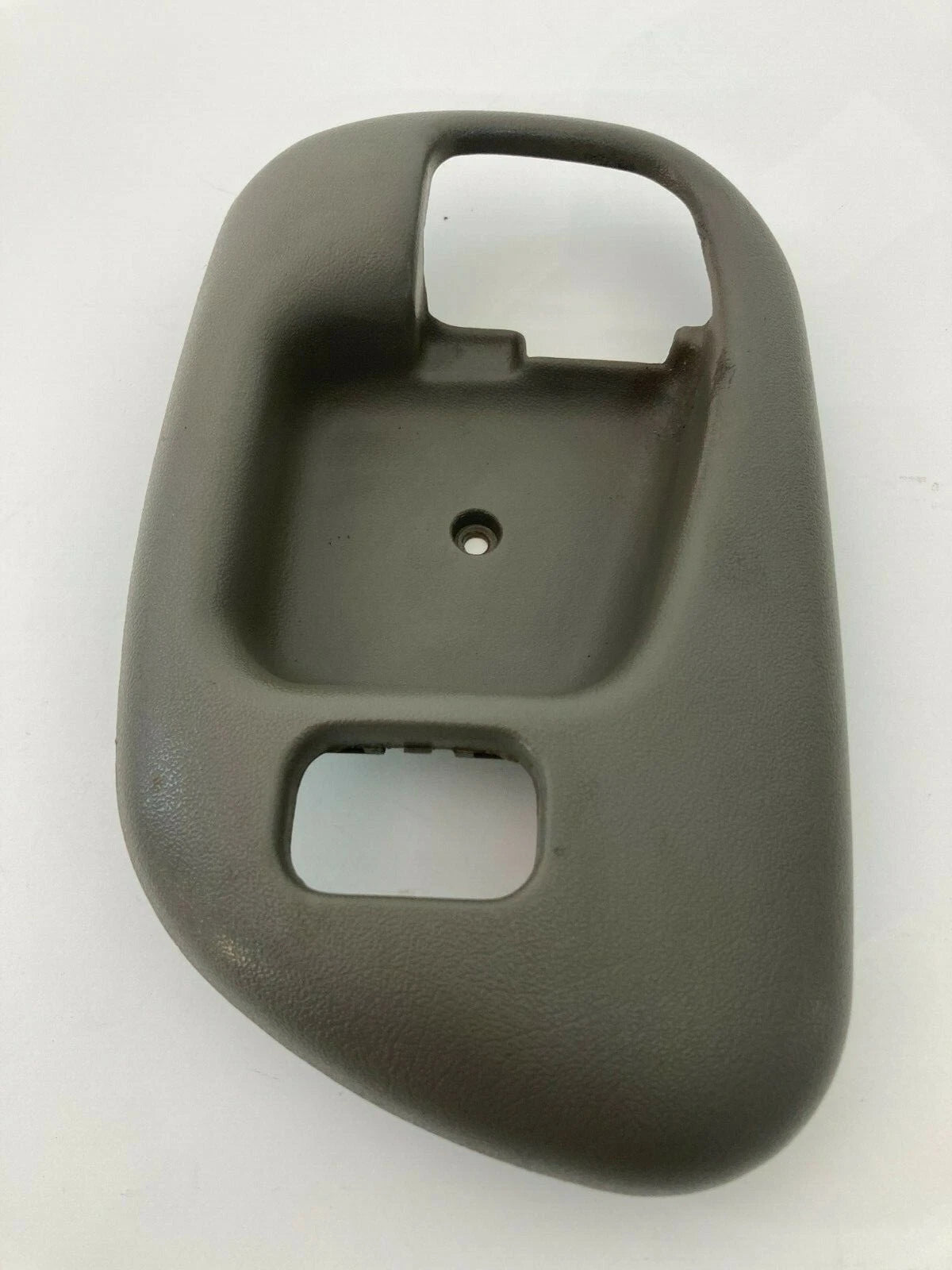 1998-2001 CHEVROLET LUMINA SEDAN REAR RIGHT INNER DOOR HANDLE COVER BEZEL RR RH