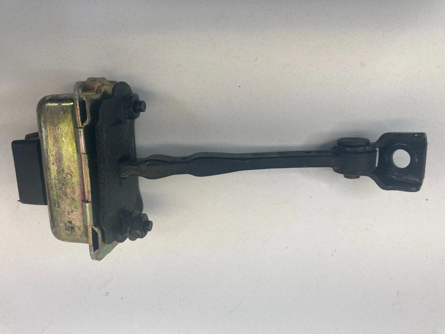 06-11 CADILLAC DTS 00-05 DEVILLE REAR RIGHT DOOR CHECK STOPPER DETENT 25658588