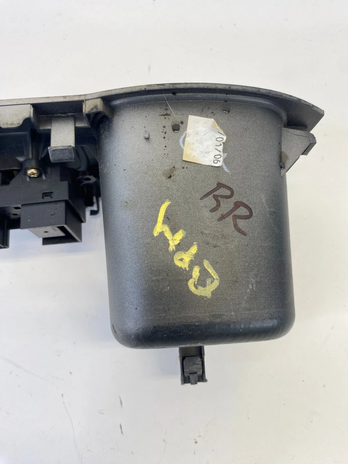 2006-2008 HONDA PILOT REAR RIGHT DOOR WINDOW SWITCH OEM FACTORY 83710S9VAA010-M1