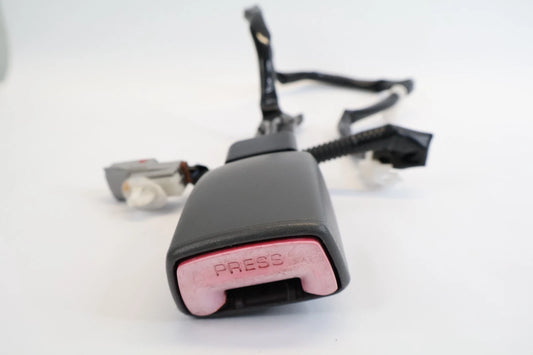 2004-2009 TOYOTA PRIUS FRONT RIGHT PASSENGER SIDE SEAT BELT BUCKLE E034501