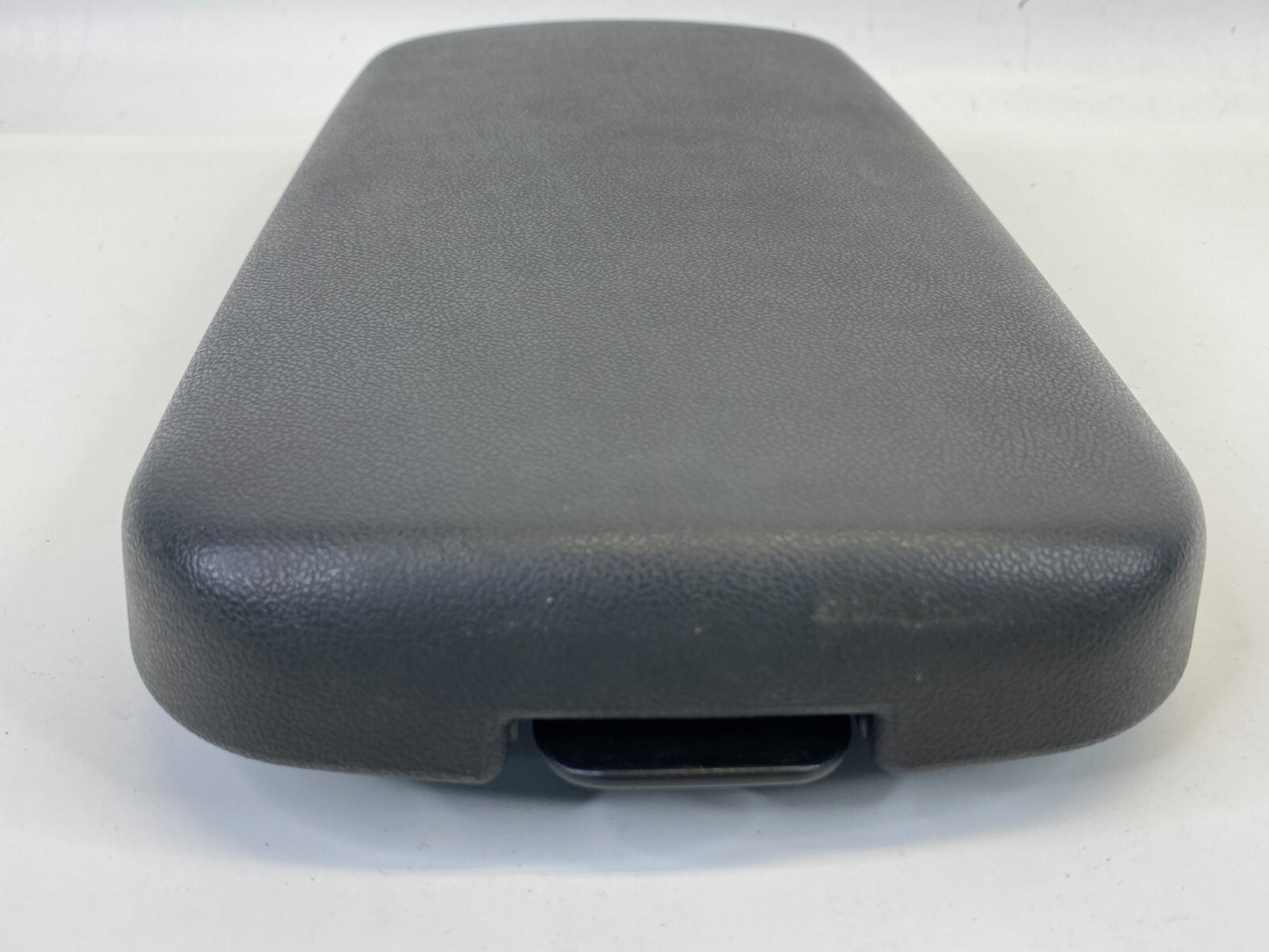 05 06 07 08 09 10 Pontiac G6 Center Console Lid Arm Rest Armrest 22713736 OEM