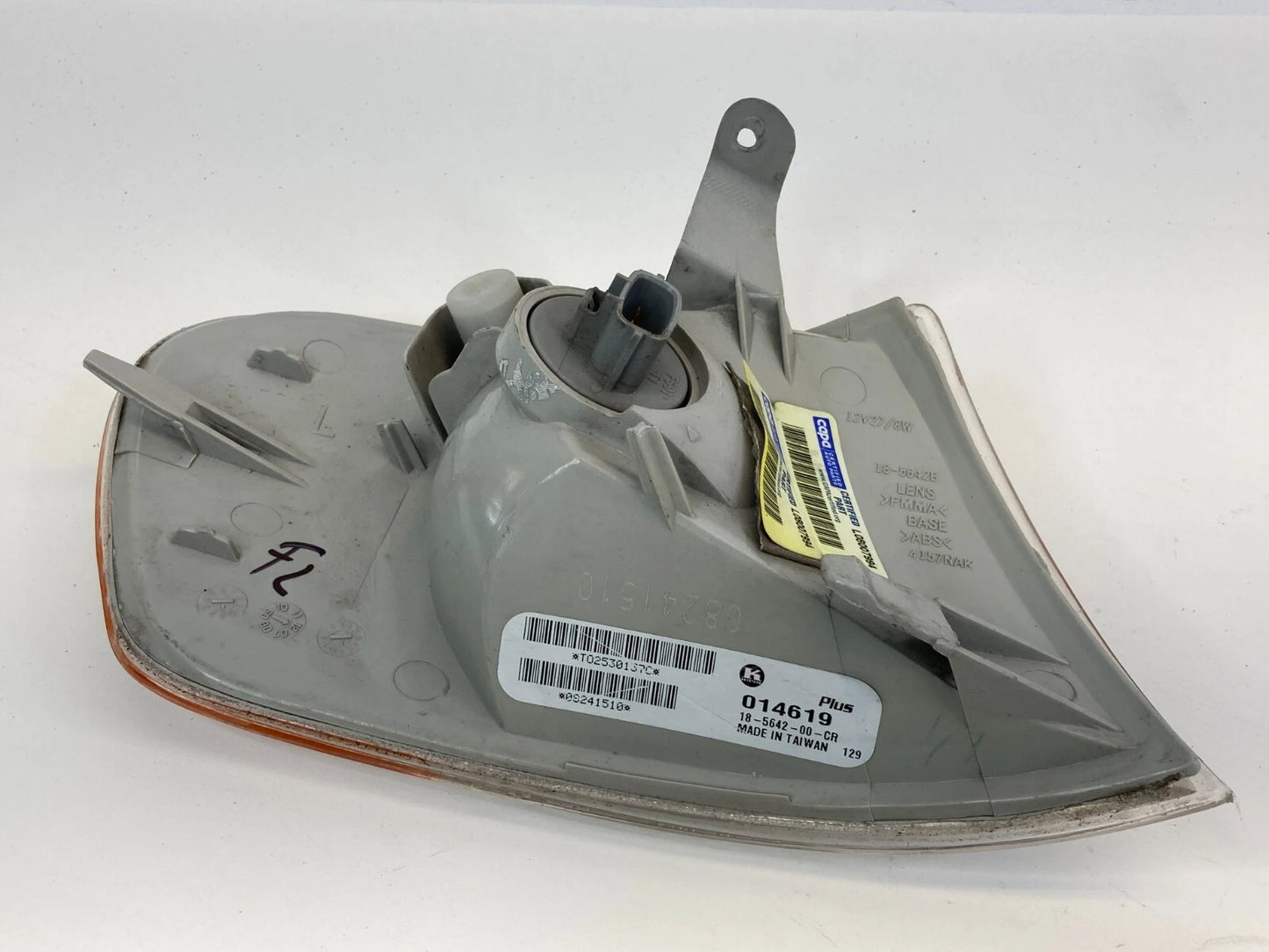 2001 2002 TOYOTA COROLLA FRONT LEFT DRIVER CORNER PARK TURN SIGNAL LIGHT LAMP
