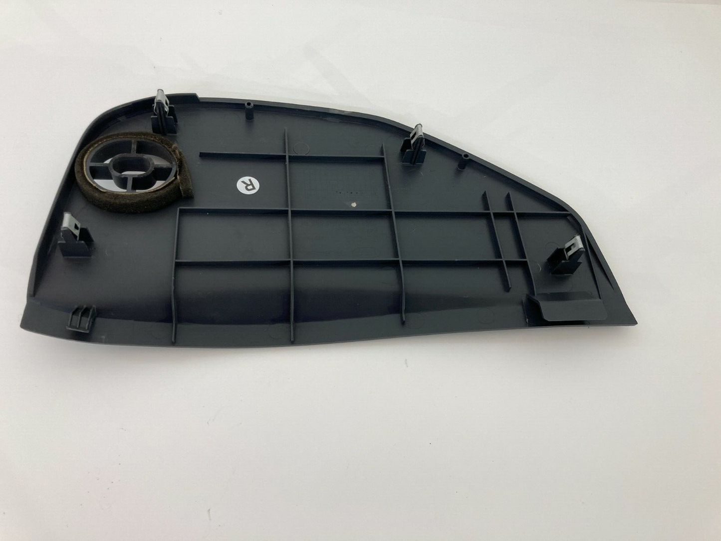 2003-2009 Kia Sorento Front Right Dash End Cap Cover Trim Panel Lid 84730-3E900