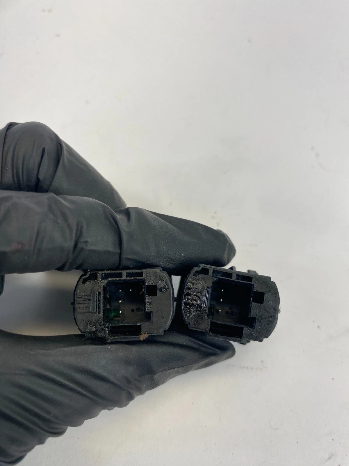 2010-2017 CHEVROLET EQUINOX FUEL ECONOMY & ELECTRONIC TRACTION CONTROL SWITCHES