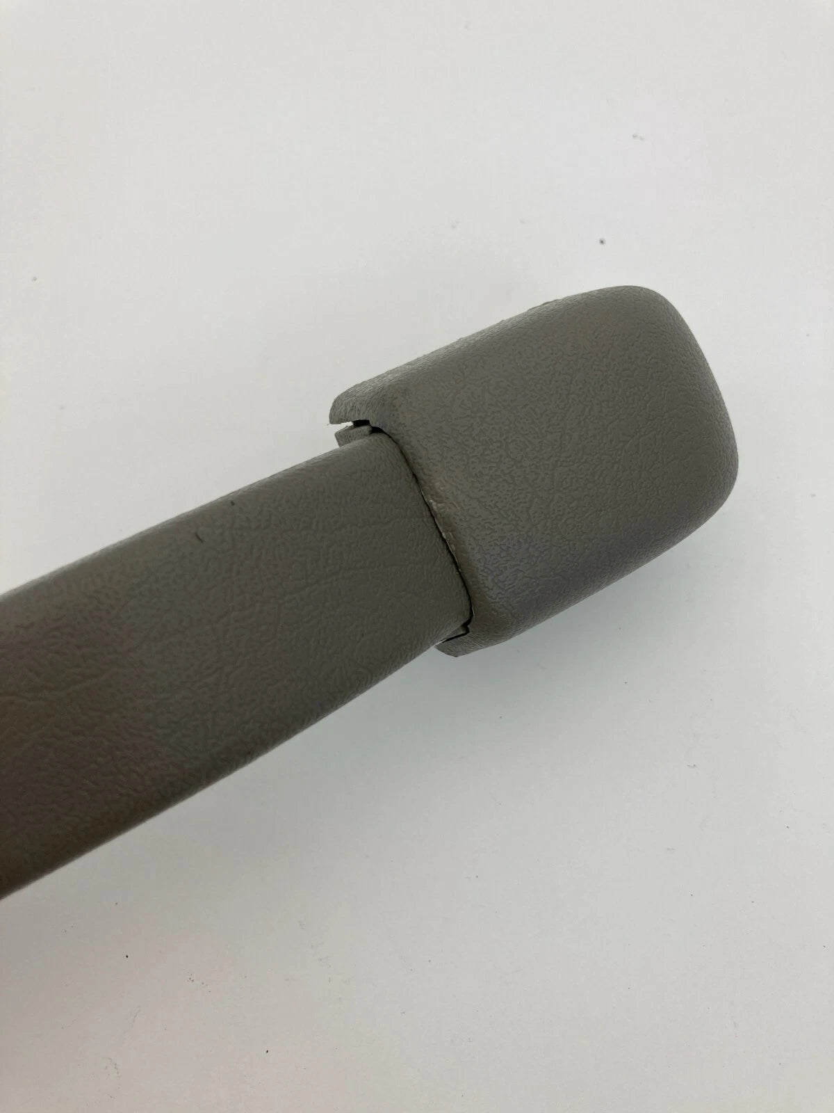 2004 BUICK RAINIER INTERIOR ROOF FRONT RIGHT PASSENGER GRAB GRAP GRIB HANDLE RH